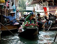 World & Travel: Floating market, Damnoen Saduak, Ratchaburi Province, Thailand